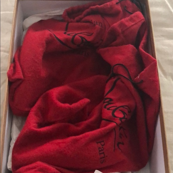Louboutin Size 35 - Picture 3 of 7